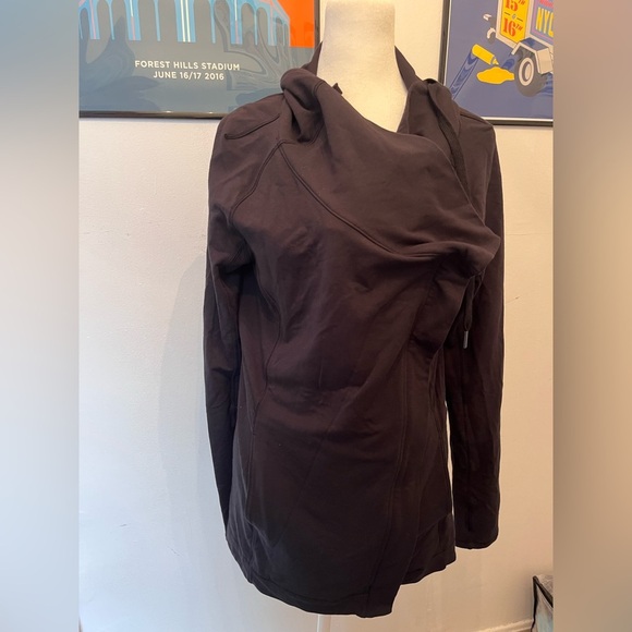 Lululemon Coast Easy Wrap Black Size 6 - Picture 5 of 6